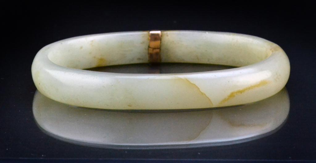 Chinese Qing Celedon Jade Bangle