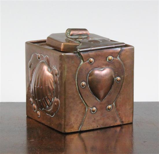 A Newlyn Arts Crafts copper inkwell 172c4b