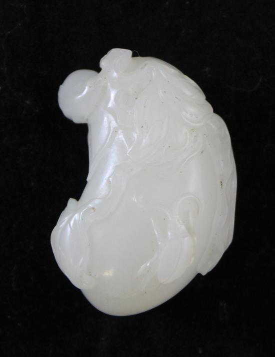 A Chinese white jade gourd snuff 172d07