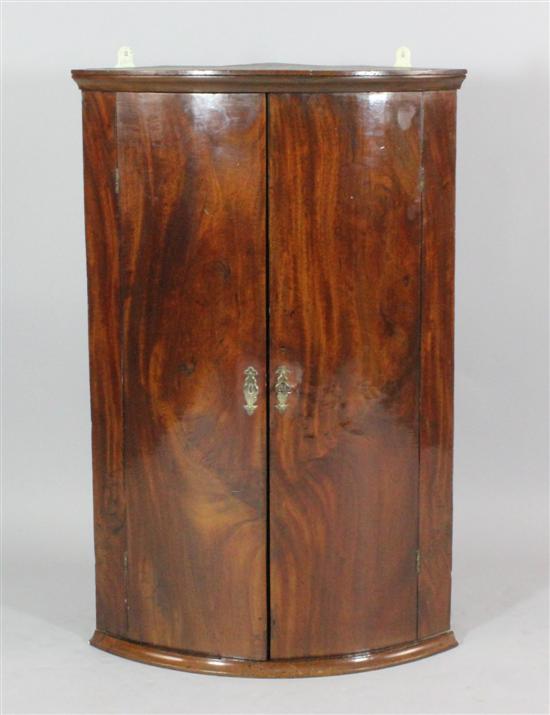 A George III mahogany bow front 172d6b