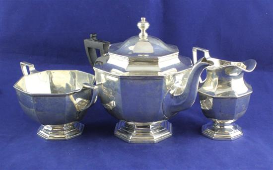 An Edwardian silver three piece