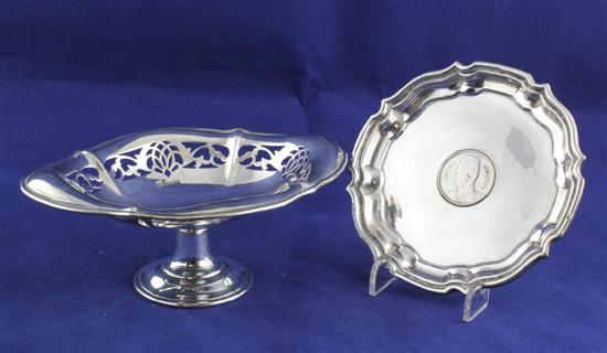 A George V silver pedestal dish 172e05
