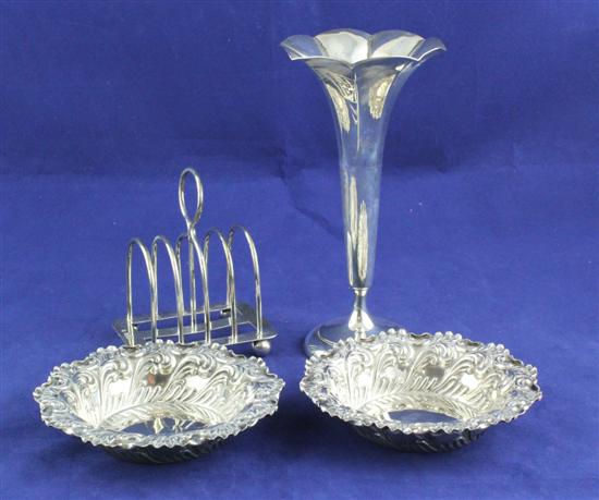 A pair of late Victorian repousse 172e06