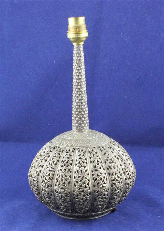 An Indian white metal table lamp 172e77