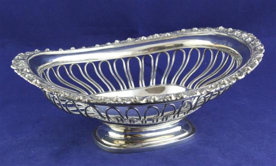 A George IV silver bread basket 172e8b