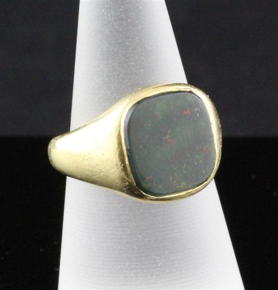 An 18ct gold and bloodstone signet 172f4d