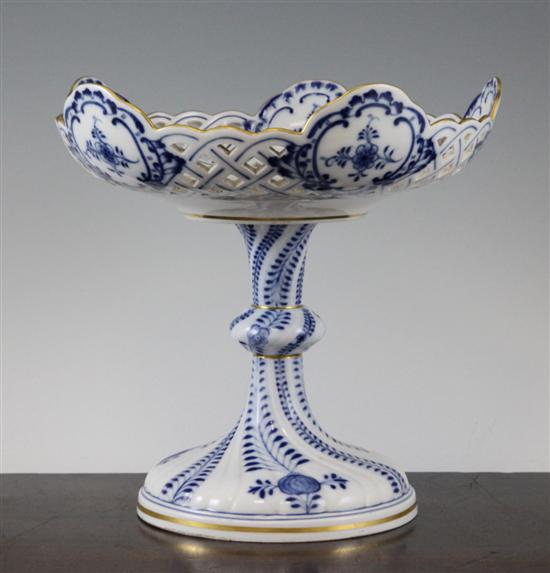 A Meissen onion pattern comport 173093