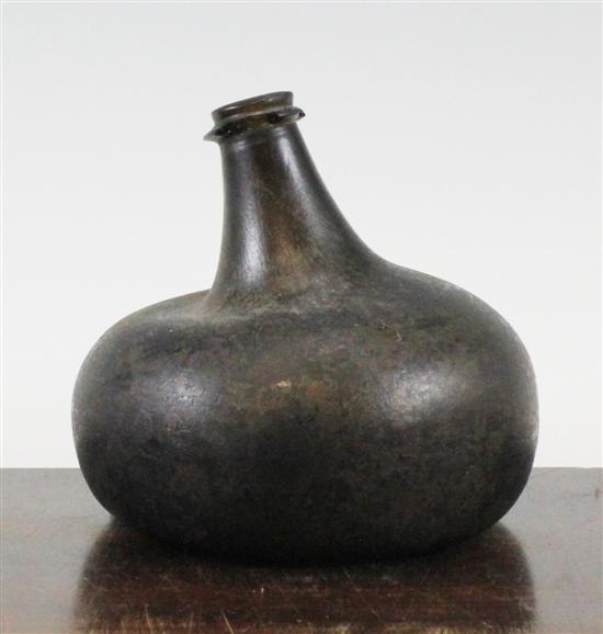 A black glass wine bottle c 1705 1730b8