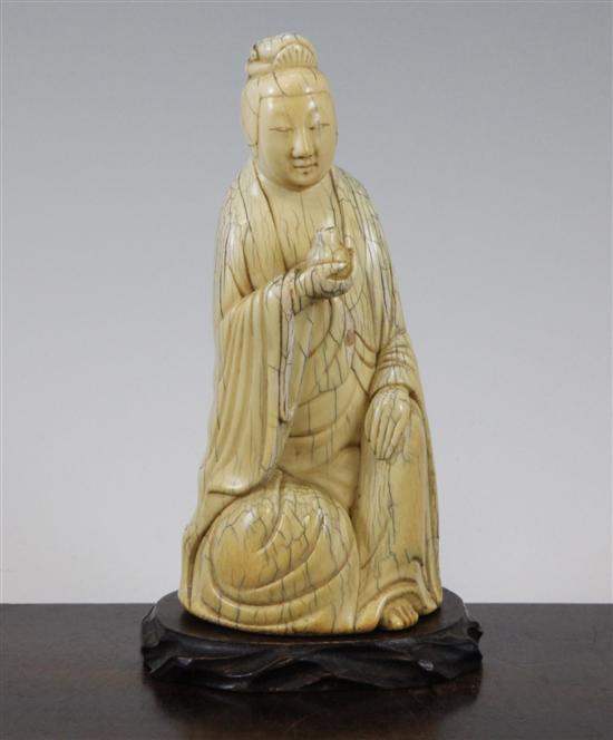 A Chinese ivory seated figure of 17310d