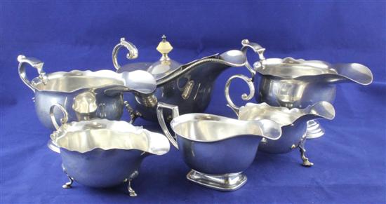 A pair of George V silver sauceboats