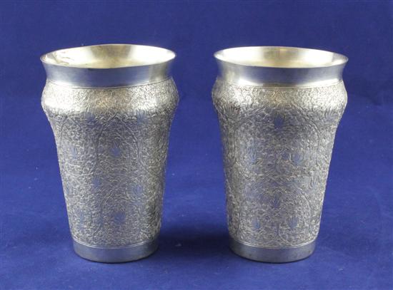 A pair of Indian white metal beakers 170b49