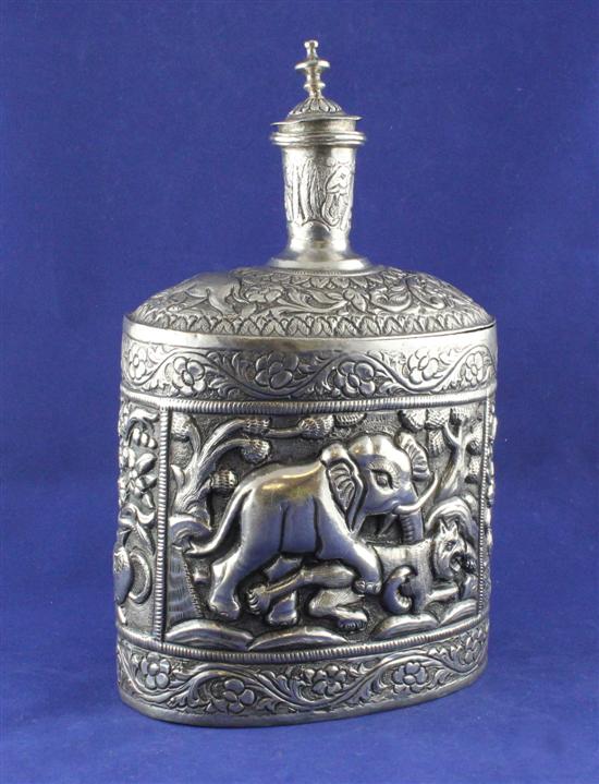 An Indian white metal oval vessel 170b42