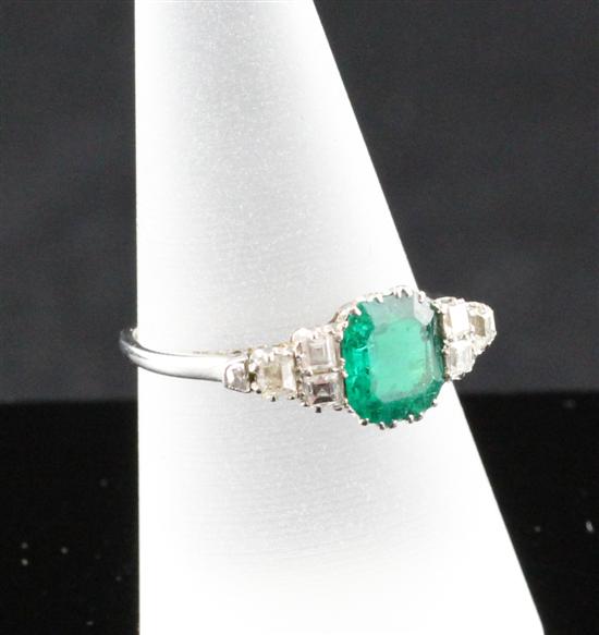 An 18ct white gold emerald and 170c15