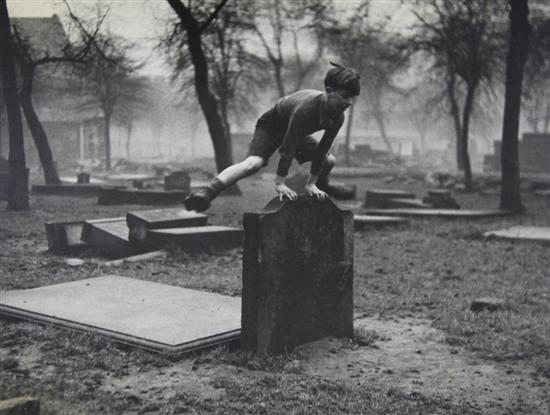 Bert Hardy 91913-1995) Four gelatin