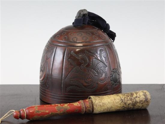 A Japanese bronze bell decorated