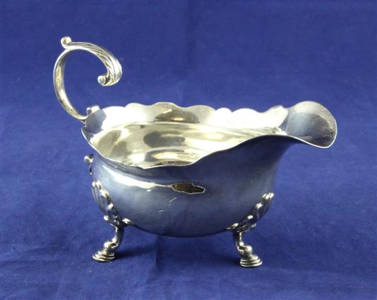 A George II silver sauceboat with