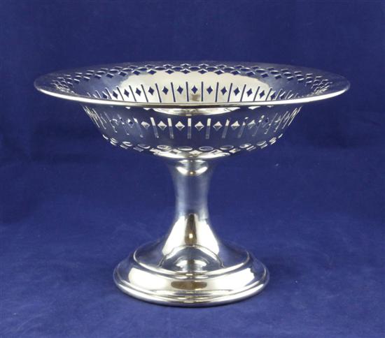 A George V silver pedestal fruit 170f10