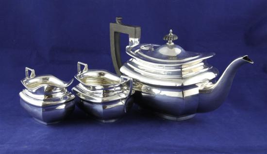 A George V silver three piece tea 170f0f