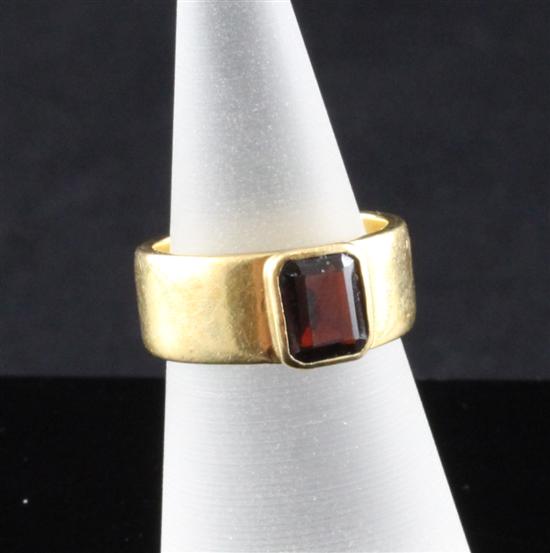 A 1920 s 18ct gold and almandine 170f9b