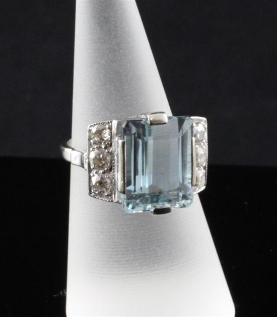 An 18ct white gold aquamarine and 170fcf