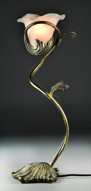 Art Nouveau Metal Flower form Table 1710ba