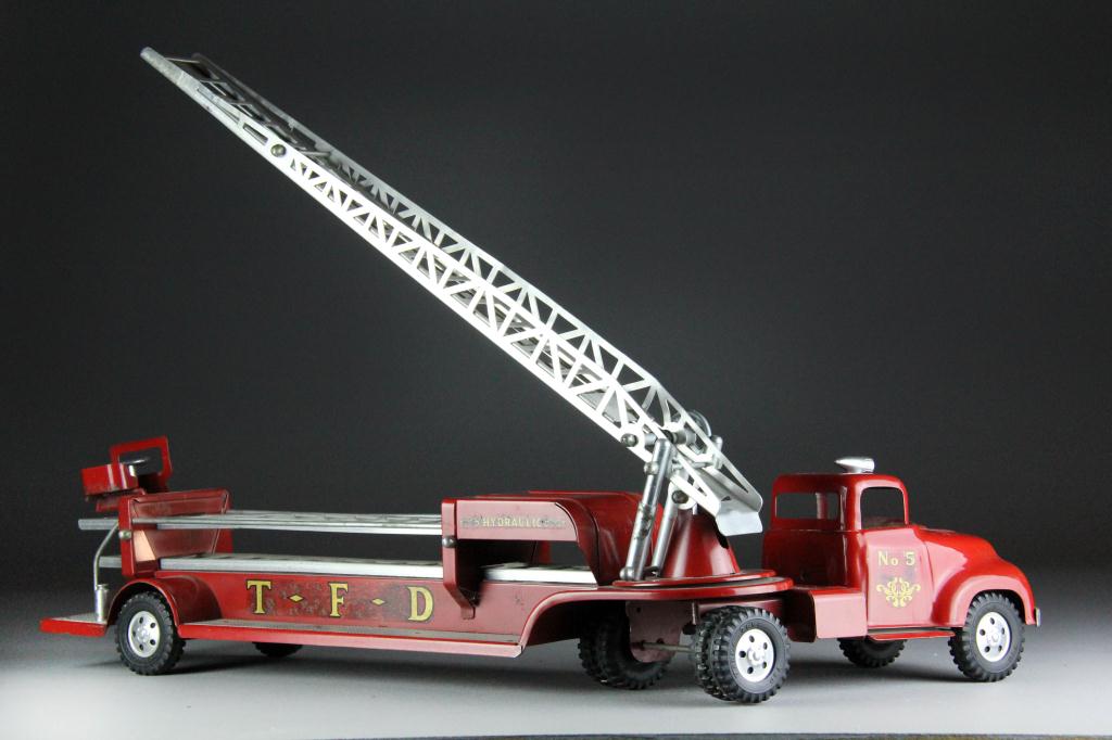 Antique Tonka Large Ladder Fire TruckA