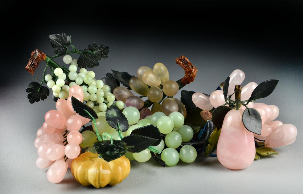  7 Pieces Jade and Hardstone FruitIncluding 17116d