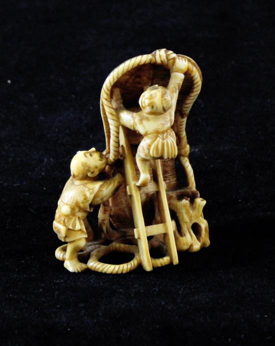 A Japanese ivory netsuke early