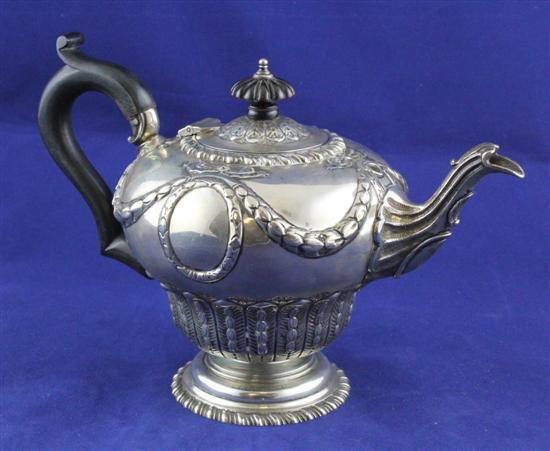 An Edwardian silver teapot of inverted 1713c4