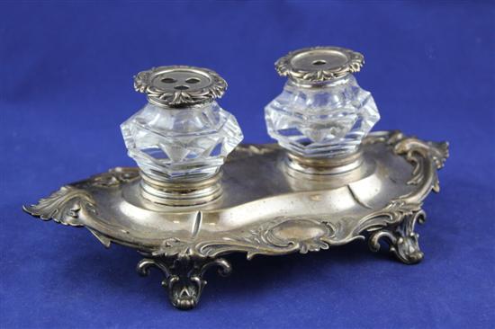 An early Victorian rococo style 1713f6