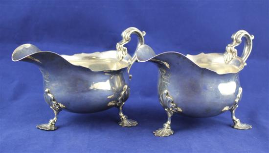 A pair of Edwardian silver sauceboats 171421