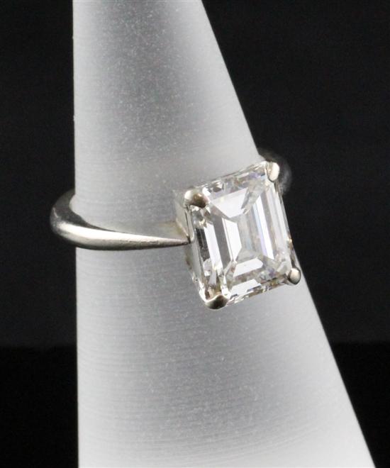 An 18ct white gold set solitaire