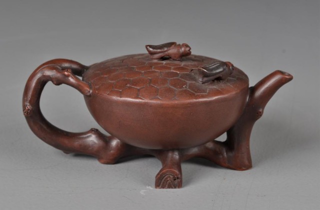 Chinese Yixing Pottery Tea PotFinely 17159b