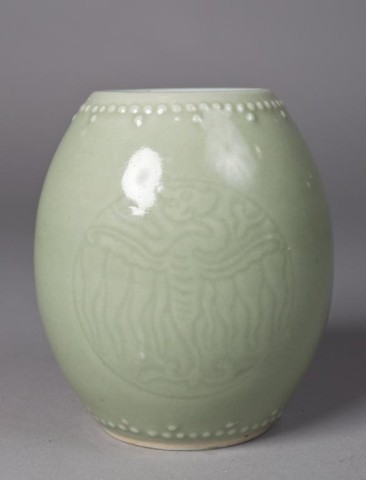 Chinese Drum Form Celadon VaseFinely