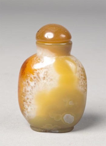 Chinese Carved Agate Snuff BottleFinely 1715b4