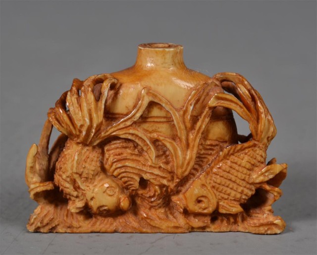Chinese Ming Carved Ivory Snuff 1715c3