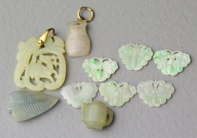  10 Jade and Jadeite Buttons and 171678