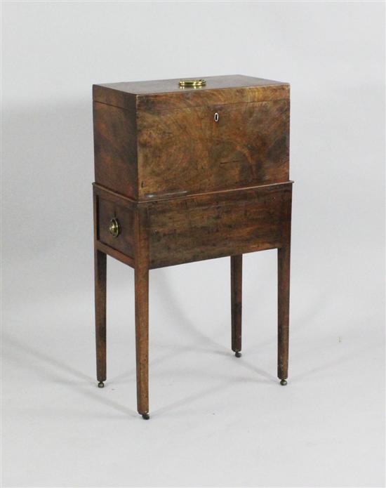 A George III mahogany tea caddy 17188d