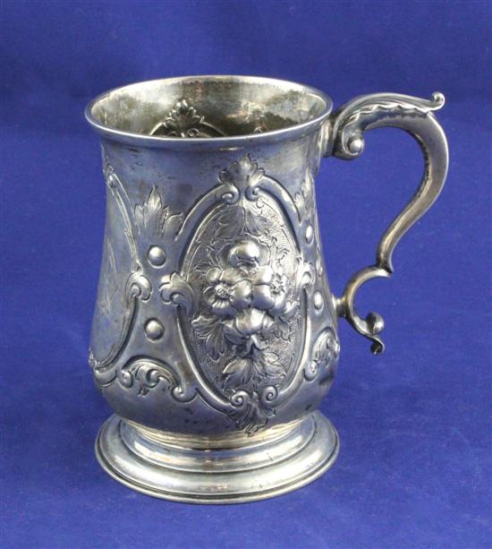 A George III silver baluster mug 171971