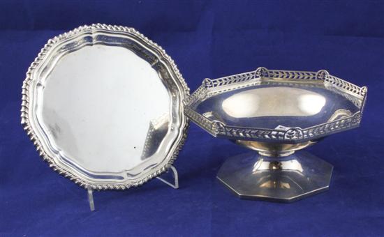 A George V silver octagonal pedestal 1719b2