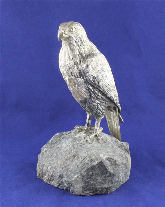 A modern silver model of a sparrow 1719cf