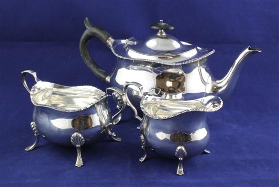 A George V silver three piece tea 1719d7