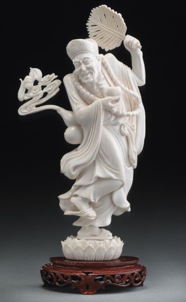 Chinese carved ivory figure International 174124