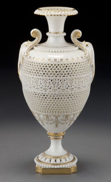 Royal Worcester reticulated vase 17430b