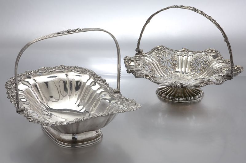  2 Silverplate baskets with handles 174362