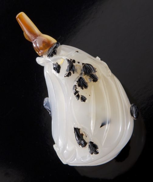 Chinese Su-Zhou school carved agate