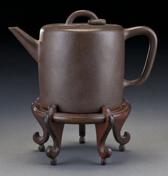 Chinese Qing Yixing clay teapot with