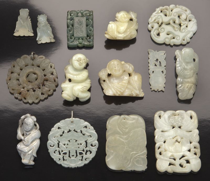 (14) Chinese Ming-Qing carved jade
