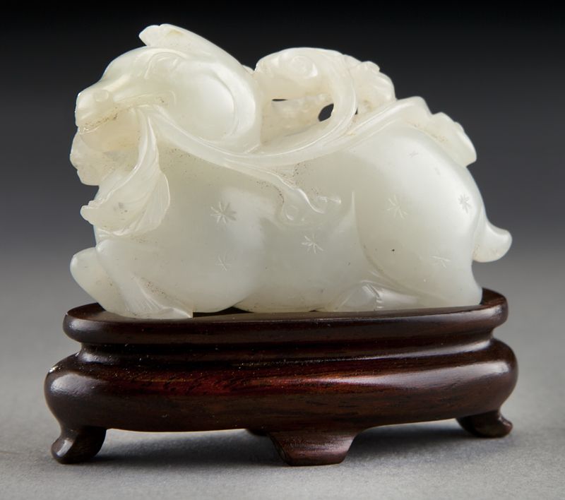 Chinese Qing carved white jade 17446f