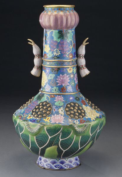 Chinese cloisonne vasedepicting 17446b